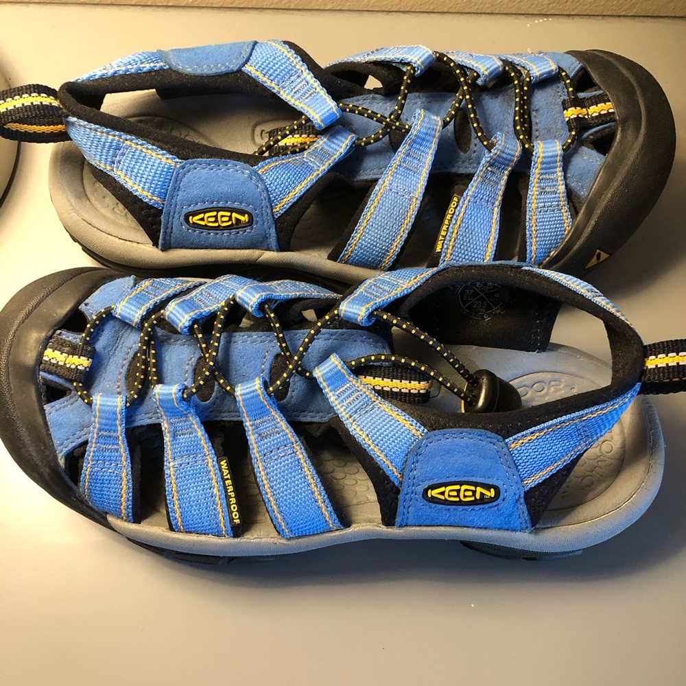 Keen ladies blue sandals. Size 6 1/2.